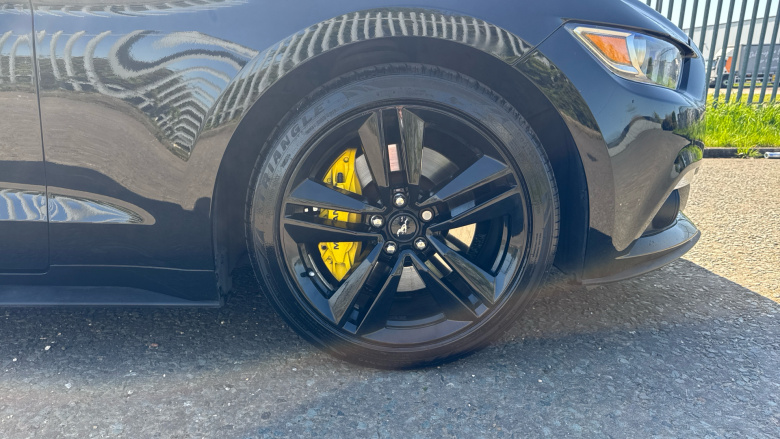 Ford Mustang 2.3 EcoBoost 2dr Auto Petrol Coupe